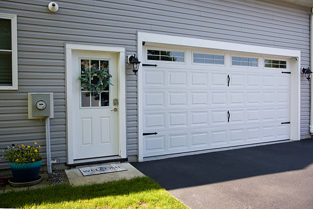 24/7 Emergency Garage Door Panel Replacement experts in New Philadelphia, OH